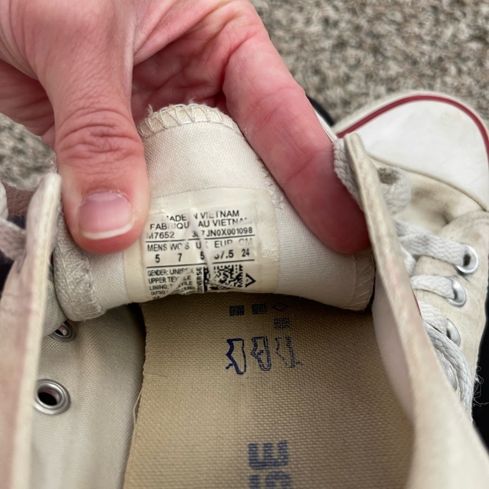 Converse - Picture 2 of 6